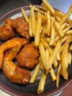 Best Chicken Wings w. French Fries 鸡翅跟薯条 in Manassas, VA