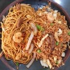 Best Half Combination Lo Mein & Half Combination Fried Rice 一半本楼捞面一半本楼炒饭 in Manassas, VA